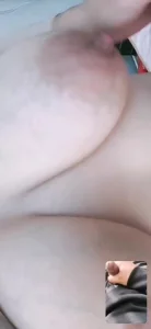 裸聊双飞实录！30米两个骚逼一台戏调教两个骚逼自慰